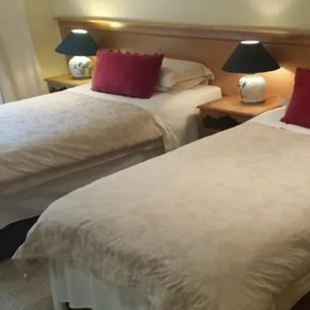 Lakeland Midsummer Lakehouse