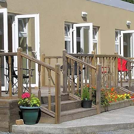 Lakeland Midsummer Lakehouse