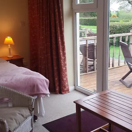 ベッド・アンド・ブレックファスト Lakeland Midsummer Lakehouse 3*