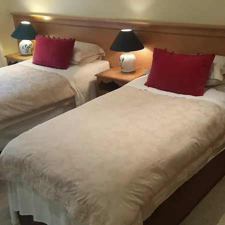 Lakeland Midsummer Lakehouse